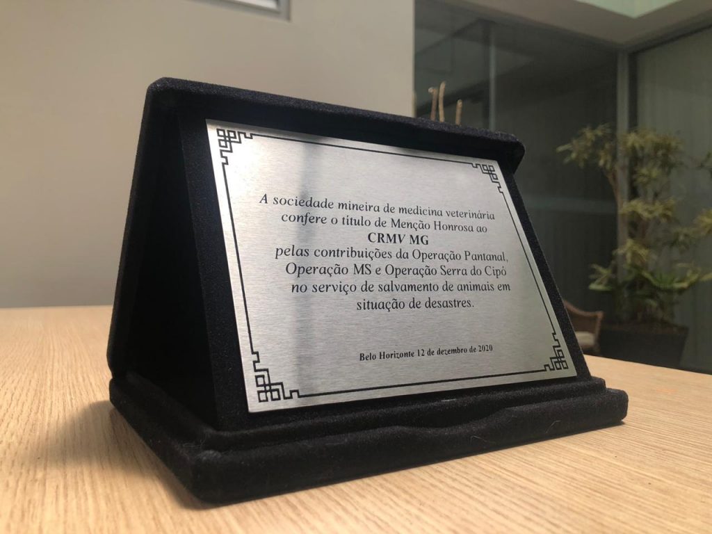 CRMV-MG RECEBE HOMENAGEM POR CONTRIBUIR EM RESGATES DE ANIMAIS