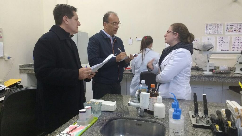 GRUPO DE DIRETRIZES DE VACINAÇÃO DA WSAVA REALIZA VISITA AO BRASIL