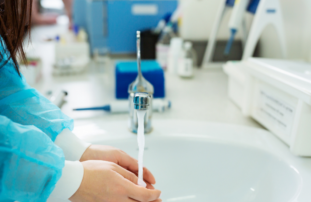 Desinfecção do ambiente e mãos é ação básica para controle de doenças