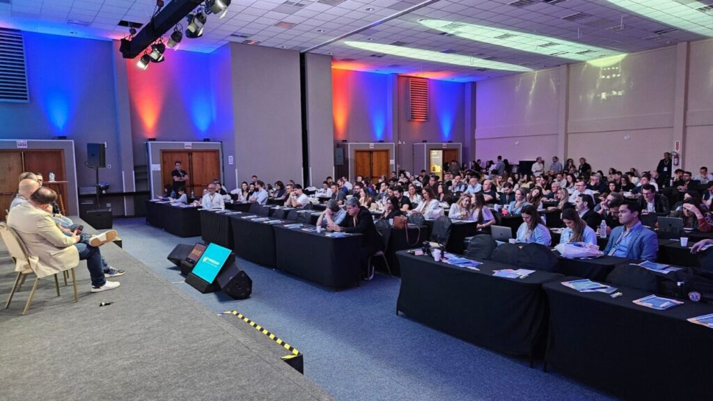 Cães&Gatos acompanha a 6ª Convenção ABHV, que debate o futuro da gestão veterinária
