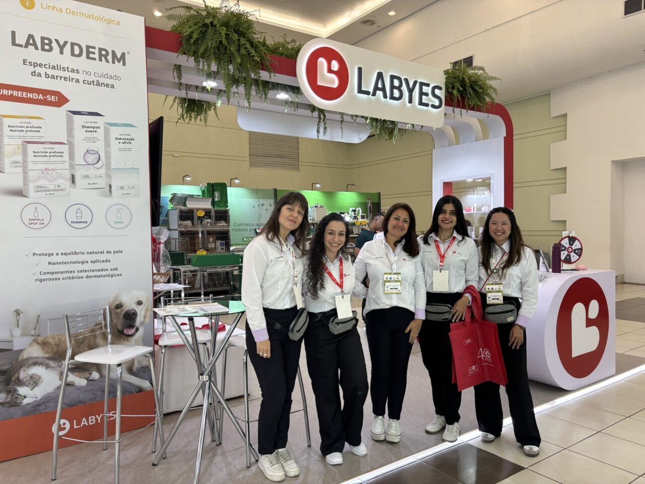 Labyes destaca linha Labyderm e reforça relacionamento com veterinários nos Congressos Medvep 2025
