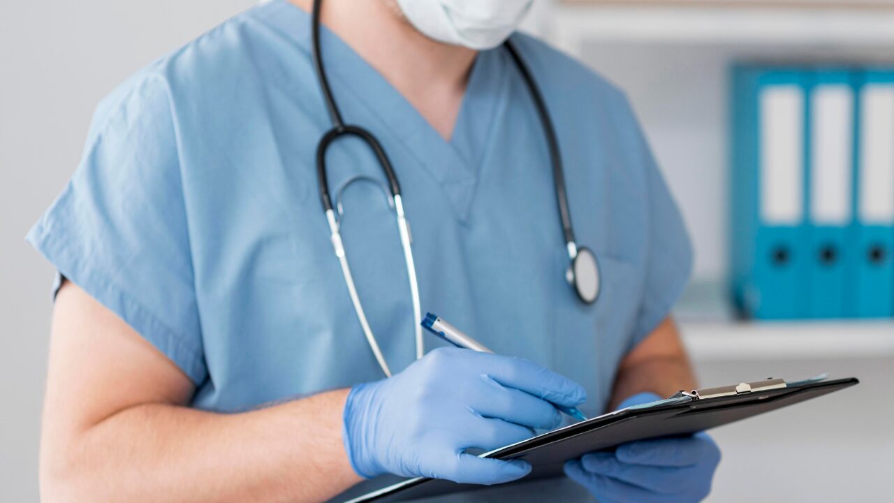 Cuidar também arrisca a vida: os perigos invisíveis da rotina na Medicina Veterinária