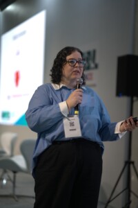 Elídia Zotelli abordou os aspectos neurológicos da doença