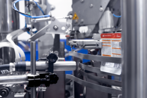 VB Alimentos inaugura planta de alimentos úmidos e inicia produção de sachês para cães e gatos