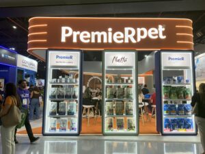 PremieRpet reforça proximidade com veterinários e responsáveis durante Feira SuperPet