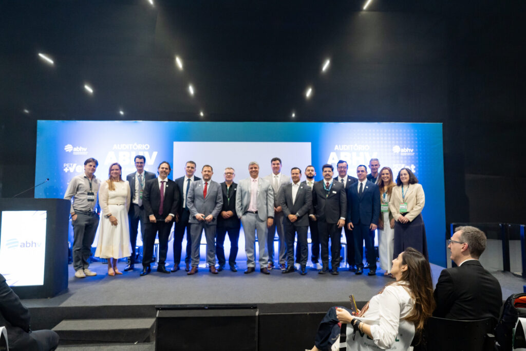 ABHV inicia novo triênio com foco em gestão hospitalar e lançamento da CoopVet