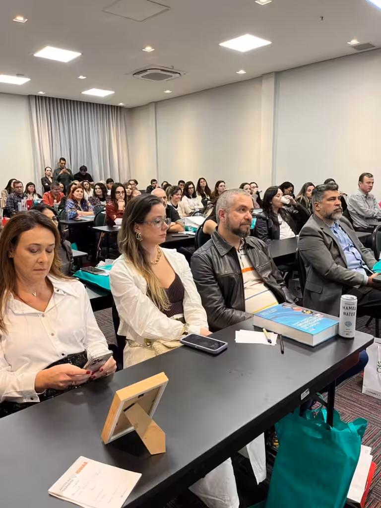Evento teve alta adesão e apresentou a obra Tratado de Odontologia Veterinária em Cães e Gatos, com mais de 30 capítulos escritos por autores nacionais e internacionais