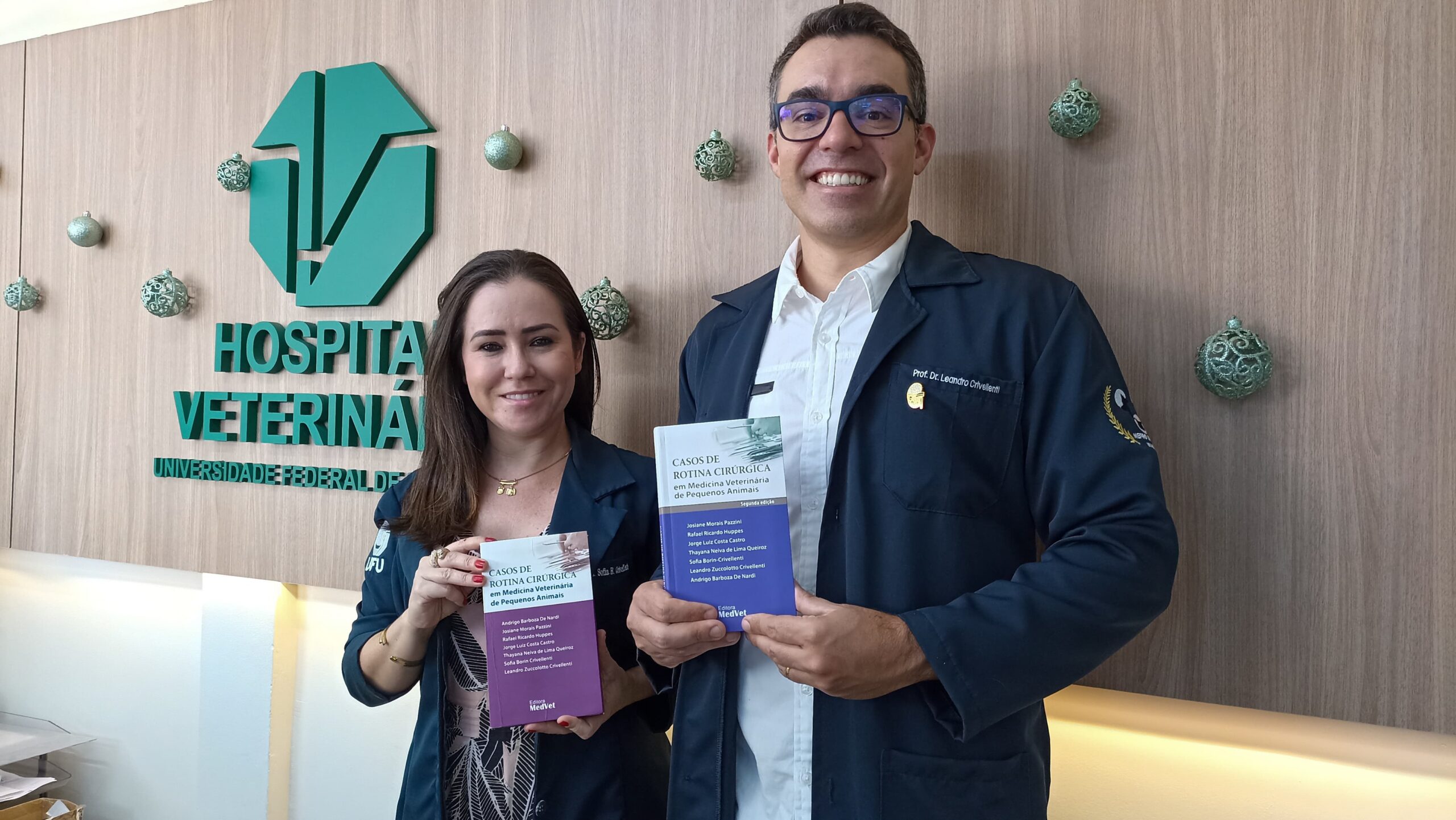 Cirurgia em pequenos animais é tema de livro publicado por docentes da UFU