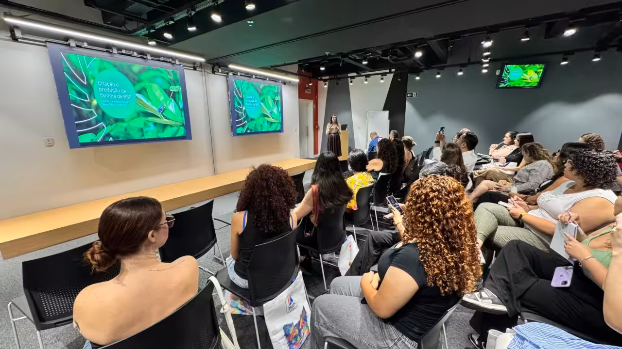 Hill’s aposta em proteína de inseto para saúde da pele e digestão dos cães