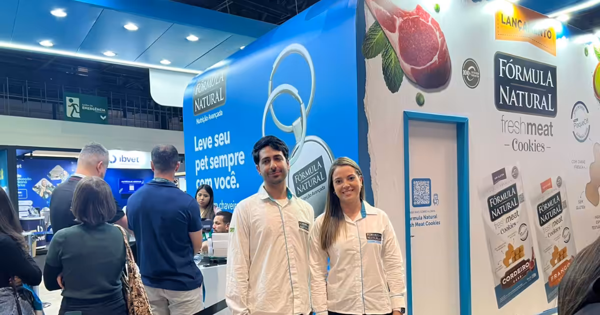 Adimax apresenta novidades da Fórmula Natural com foco em saúde oral no PET VET 2025