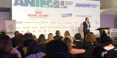 Animal Health Veterinary Business ExpoForum abre edição com homenagens e inovação no mercado veterinário
