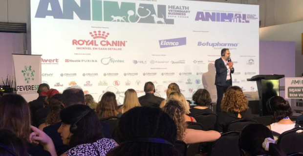 Animal Health Veterinary Business ExpoForum abre edição com homenagens e inovação no mercado veterinário