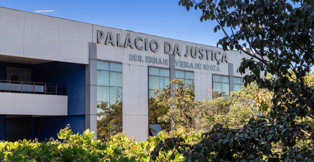 Justiça concede pensão a pets de casal que se separou