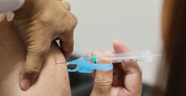 Paraná divulga números da gripe e reforça a prevenção. A vacinação contra a gripe terminou em 31 de maio  para o público-alvo da campanha. O saldo de doses está disponível para toda a população a partir de 03/06. A secretaria estadual segue orientação do Ministério da Saúde de atingir 90% de cobertura vacinal.
   Curitiba, 06/06/2019 -  Foto: Gilson Abreu/ANPr