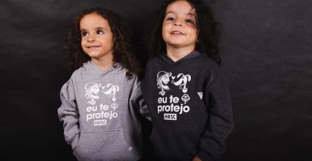 ação pets e crianças