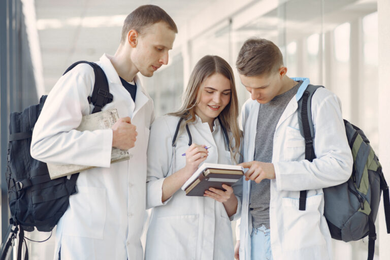Câmara analisa PDL contra ensino semipresencial em Medicina Veterinária