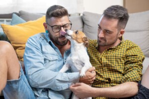 Mais pets, menos filhos? Mudança de perfil marca lares brasileiros