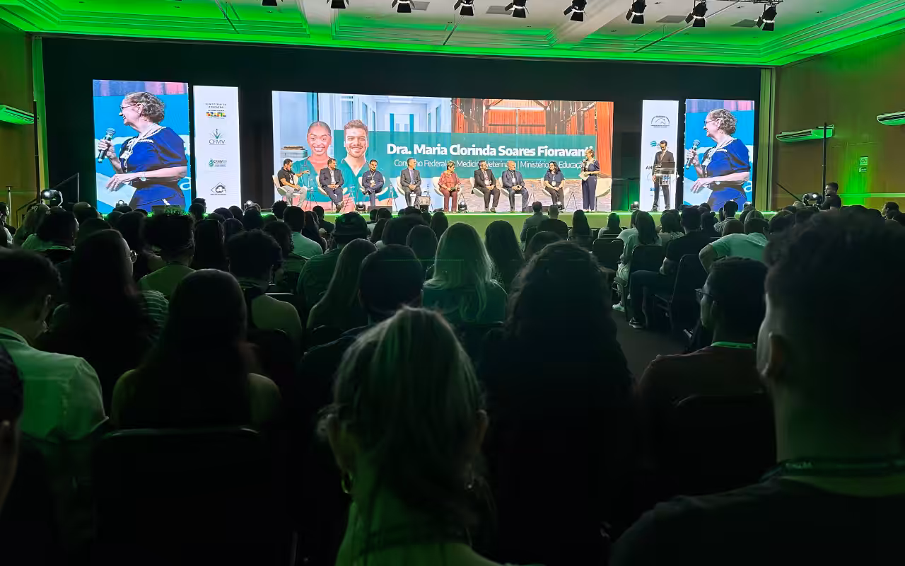 6º Encontro Vetnil de Residentes em Medicina Veterinária reúne mais de 620 participantes, no primeiro dia
