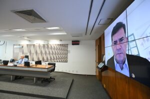 Sergio moro em sessão