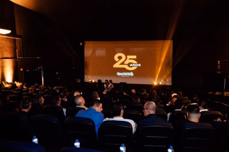 Special Dog Company transforma 25 anos de história em documentário e celebra trajetória com evento exclusivo